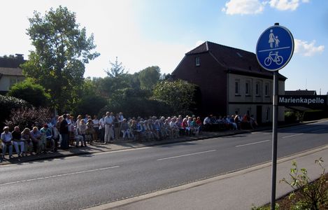 Am letzten Septembersonntag 2016 trafen sich wieder viele Katholiken an der Marienkapelle Vinnbrück